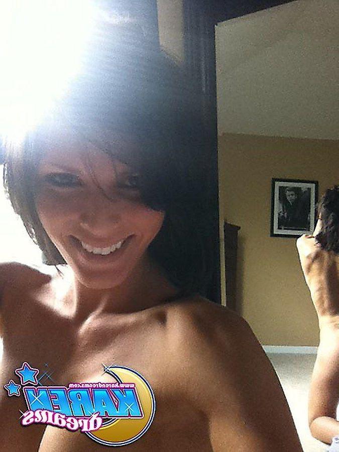 20P Pictures of teen chick Karen Dreams taking nude pics of herself in the bedroom