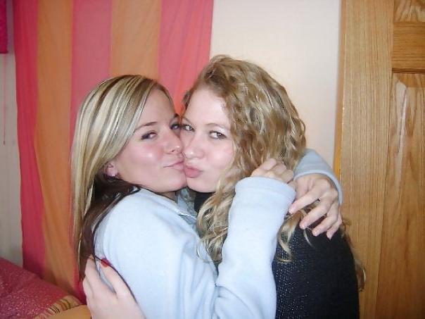 14P Little slut friends :)