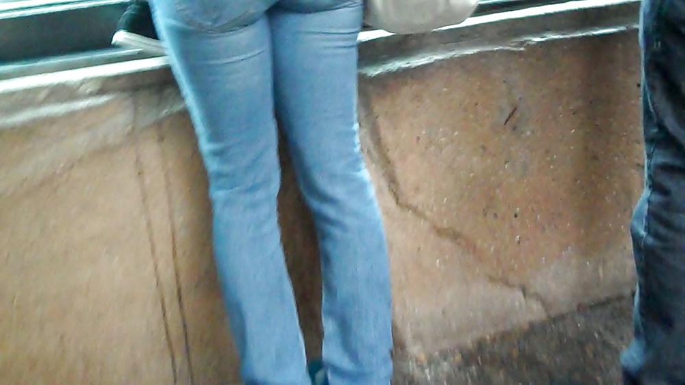 25P It was nice to see her butt & ass in blue jeans.