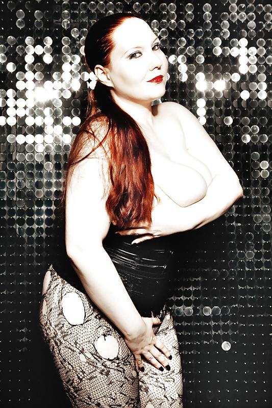 25P Curvaceous girls in leather, costume & fetish clothing 2