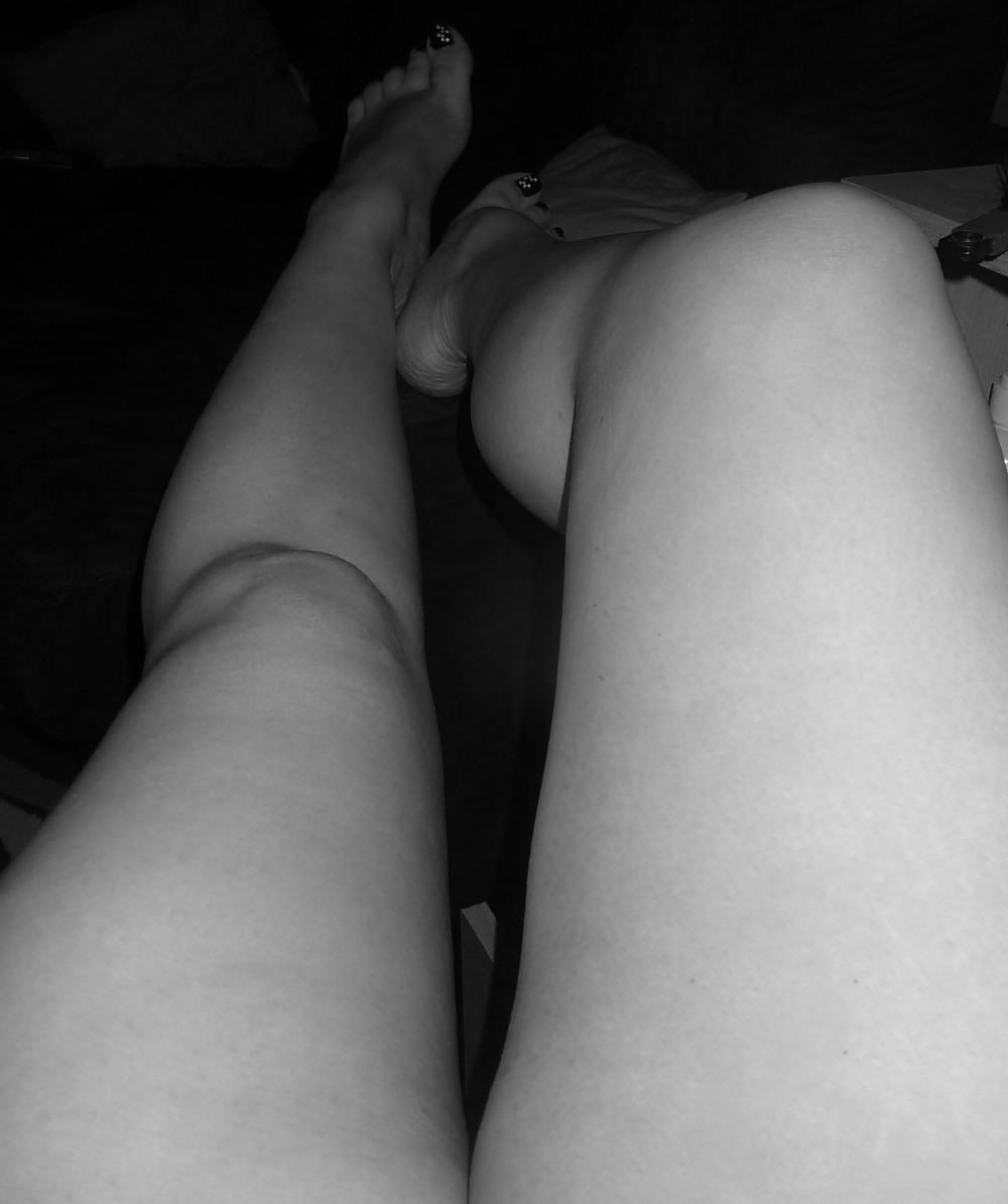 25P UPDATED..me xxx arse, close ups ...sexy dirty fun...