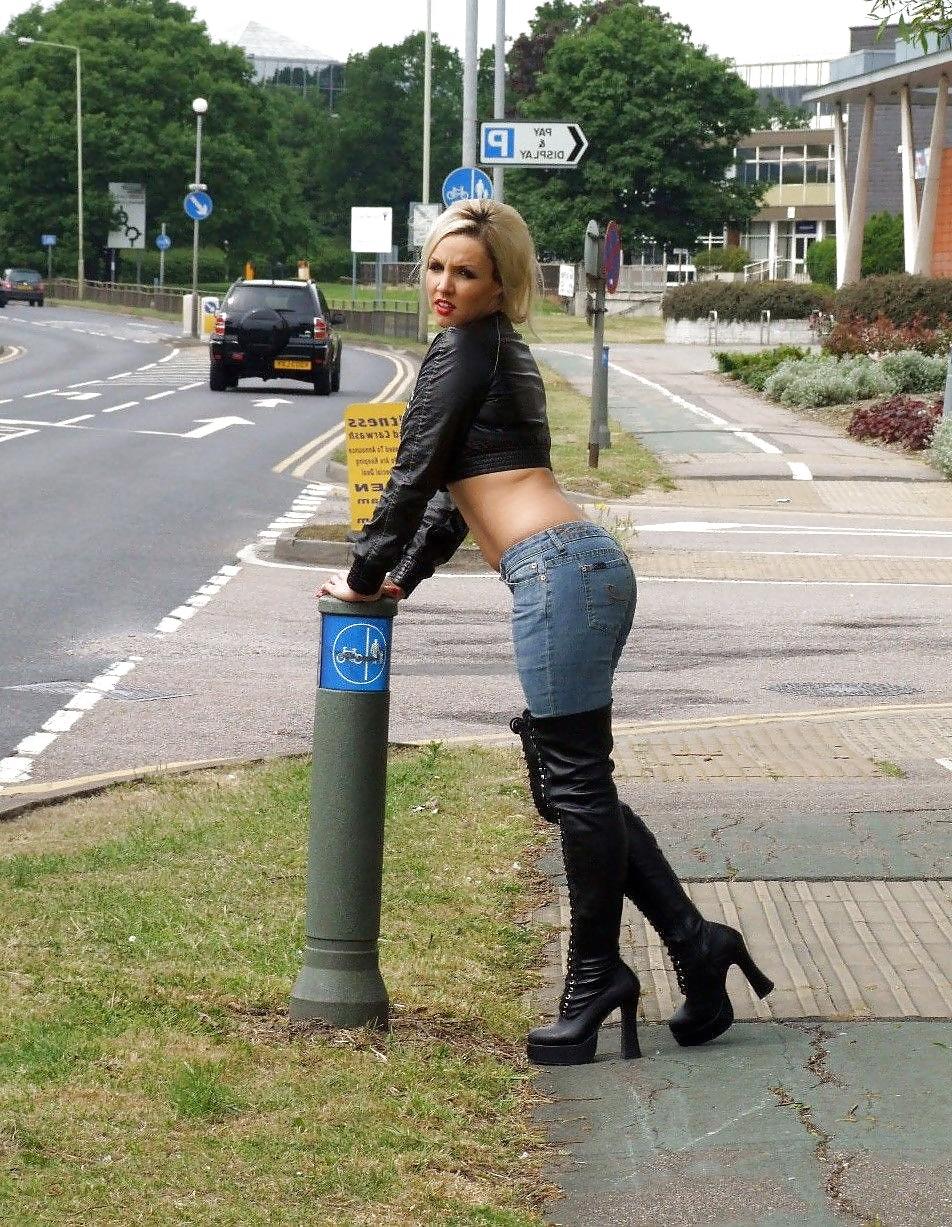 25P Sexy blue jeans
