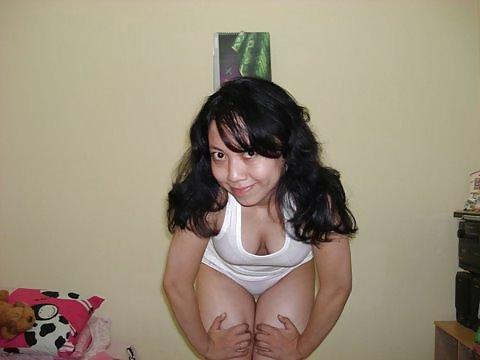 9P Sexy Rosila showing what she got