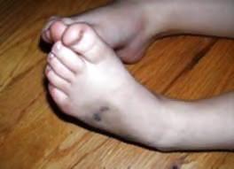 25P Nice dirty Feet (from the web)