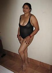17P Real  indian  aunty nude  booby   body