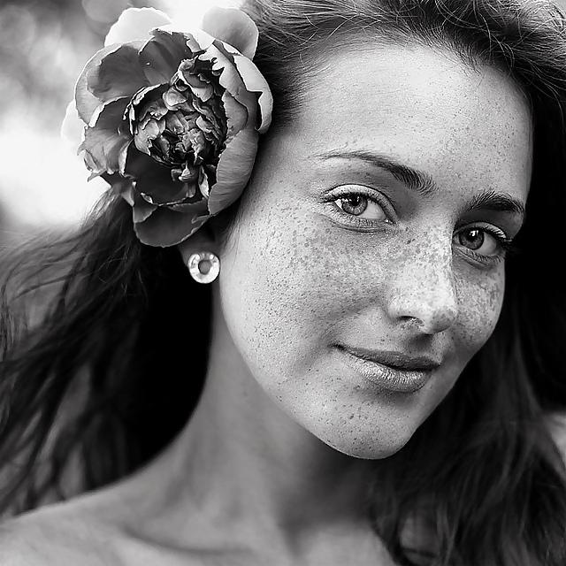 6P Freckled Flower