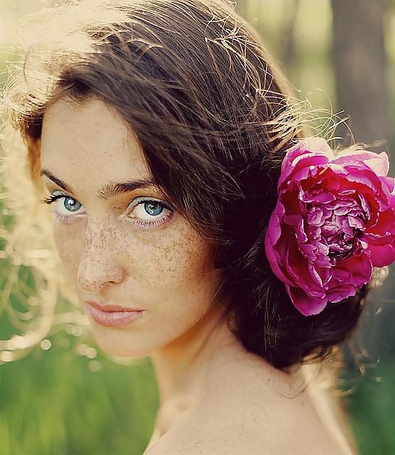 6P Freckled Flower
