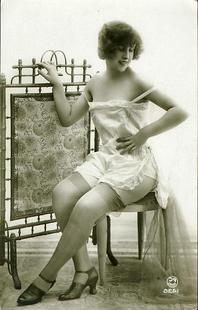 25P Old French postcards 4