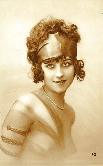 25P Old French postcards 4