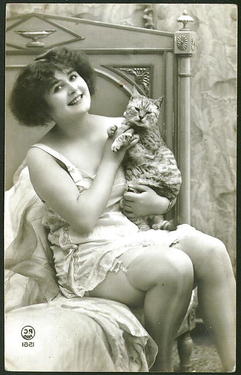 25P Old French postcards 9