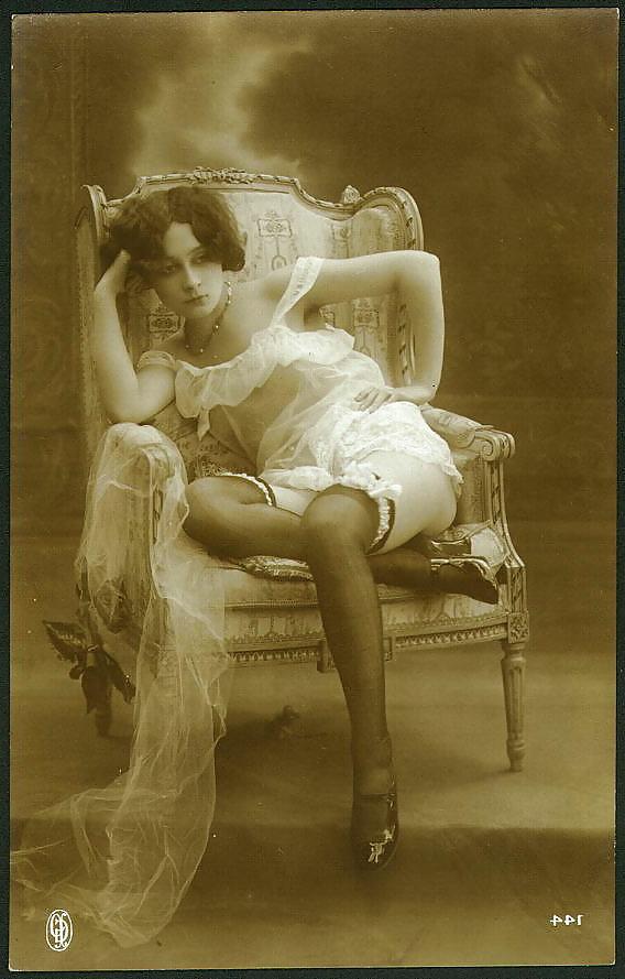 25P Old French postcards 9