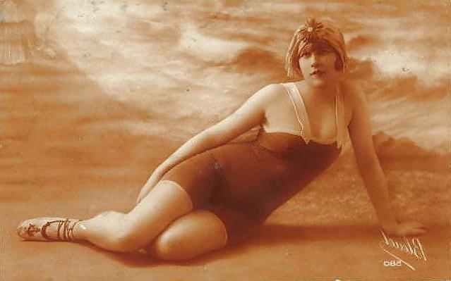 25P Old French postcards 9