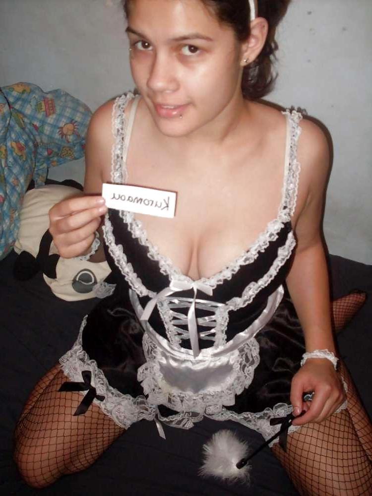 25P BEAUTIFUL BUSTY TEEN GIRL