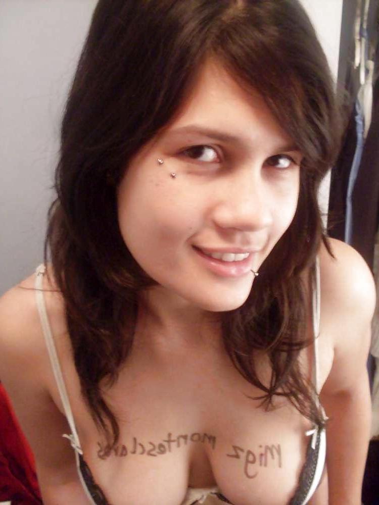 25P BEAUTIFUL BUSTY TEEN GIRL