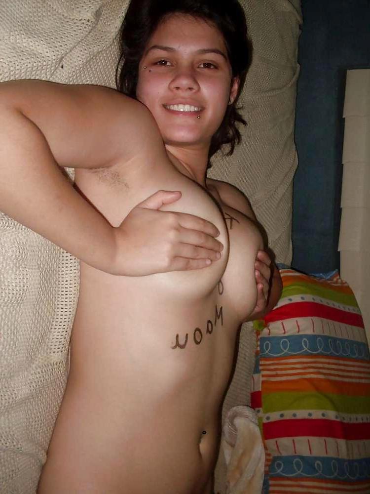 25P BEAUTIFUL BUSTY TEEN GIRL