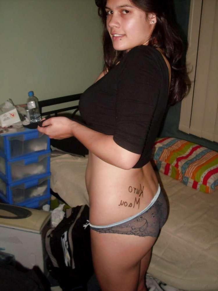 25P BEAUTIFUL BUSTY TEEN GIRL