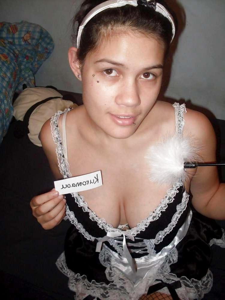 25P BEAUTIFUL BUSTY TEEN GIRL
