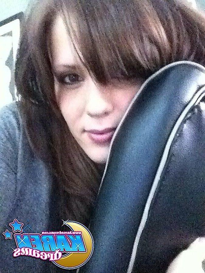 20P Pictures of Karen Dreams taking sexy pics of herself