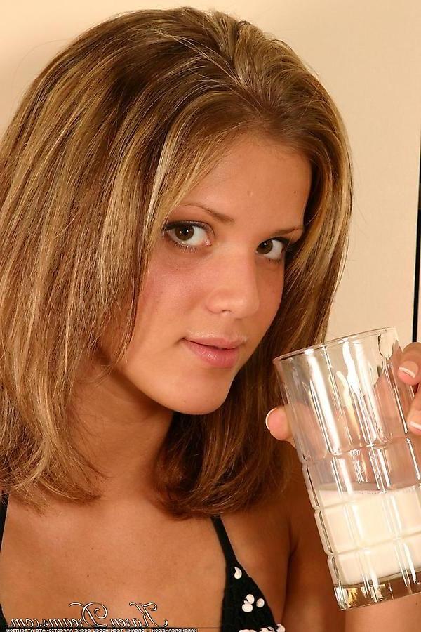 20P Pictures of teen girl Karen Dreams getting dirty in the kitchen
