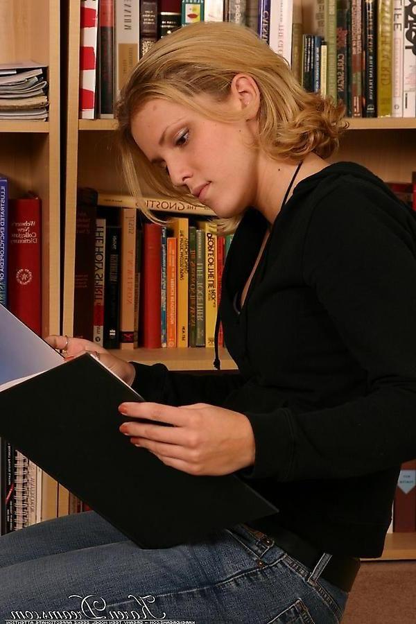 20P Pictures of Karen Dreams reading a sexy story