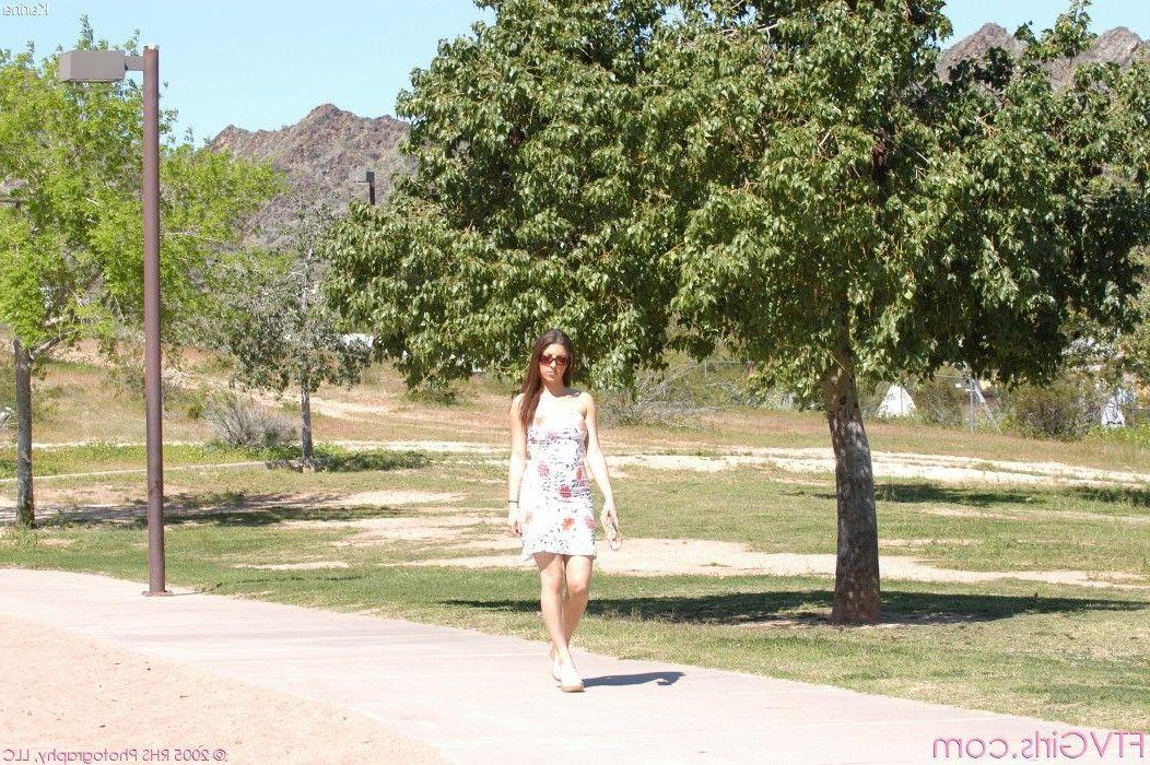 20P Pictures of Karina Kay showing her hot body