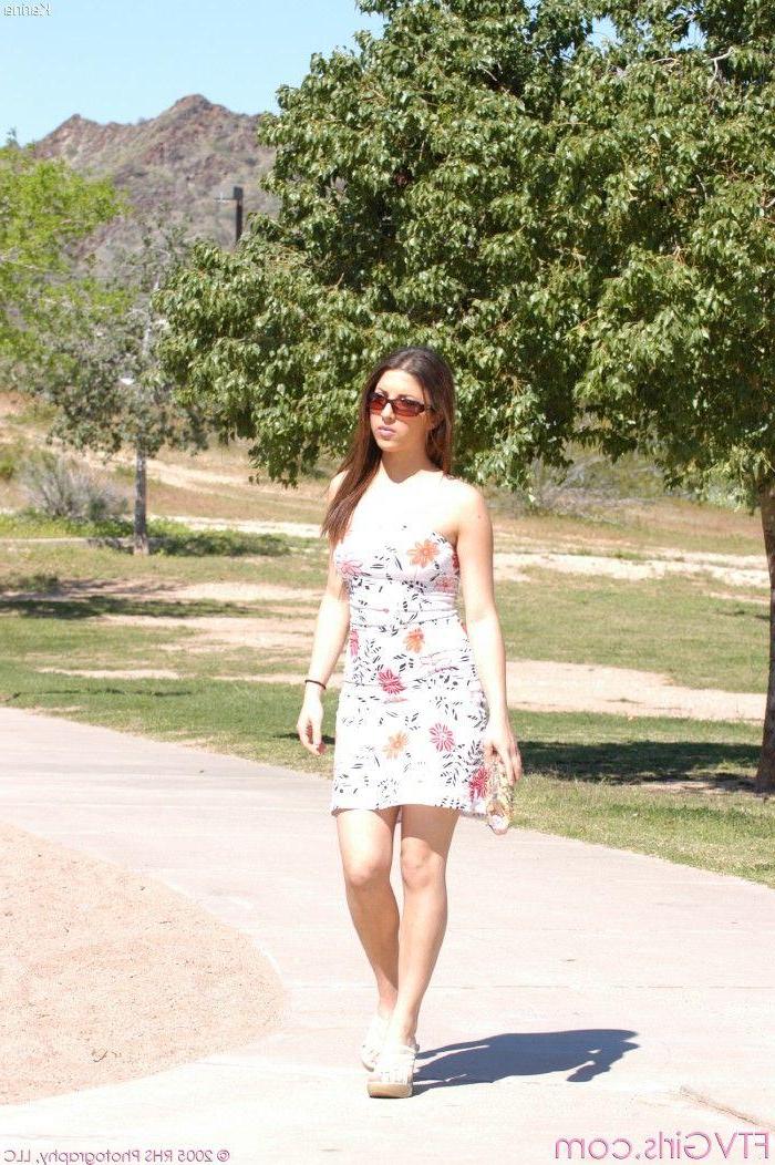 20P Pictures of Karina Kay showing her hot body