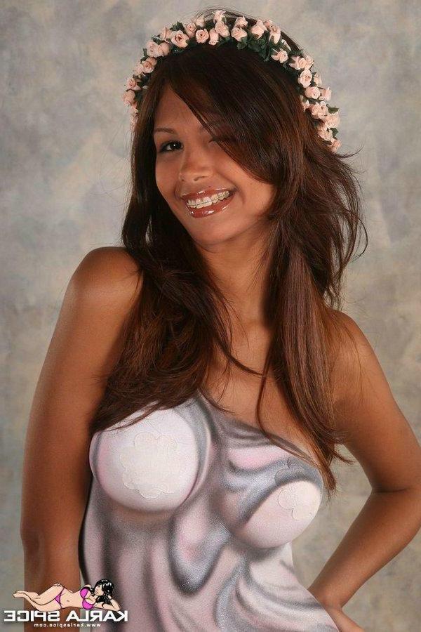 15P Pictures of teen slut Karla Spice wearing only body paint