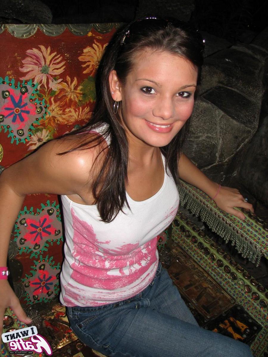 12P Sexy and very horny Katie exposes her big tits for candid pictures during her trip to Las Vegas