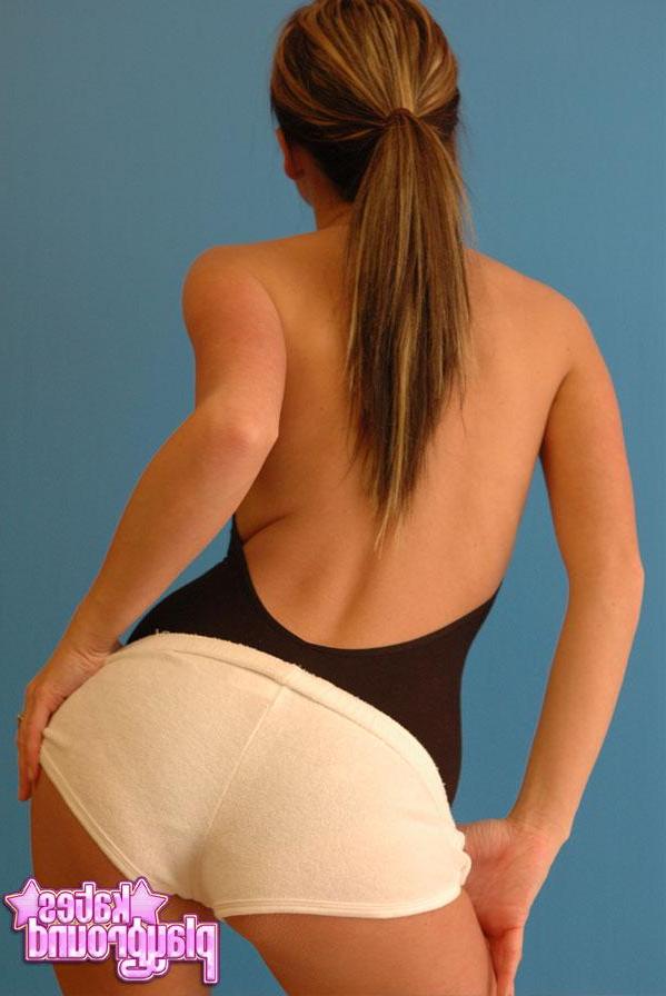 20P Pictures of Kate\'s Playground working out her amazing teen body
