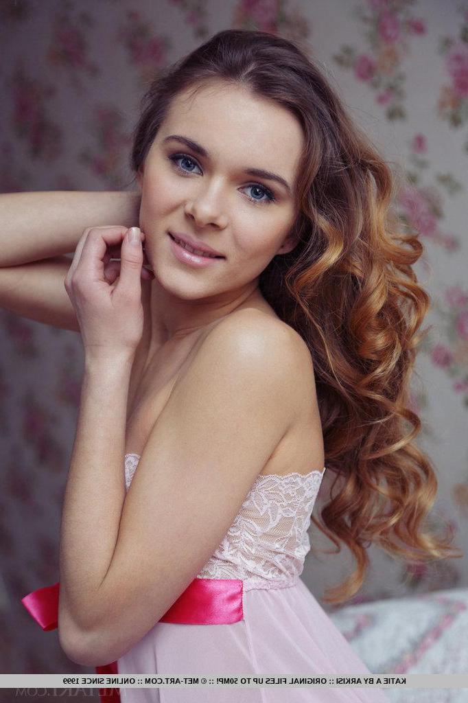 18P Her charming yet naughty looks oozing with irresistible appeal, Katie is a sure hit with her slender yet perky body with sexy butt.