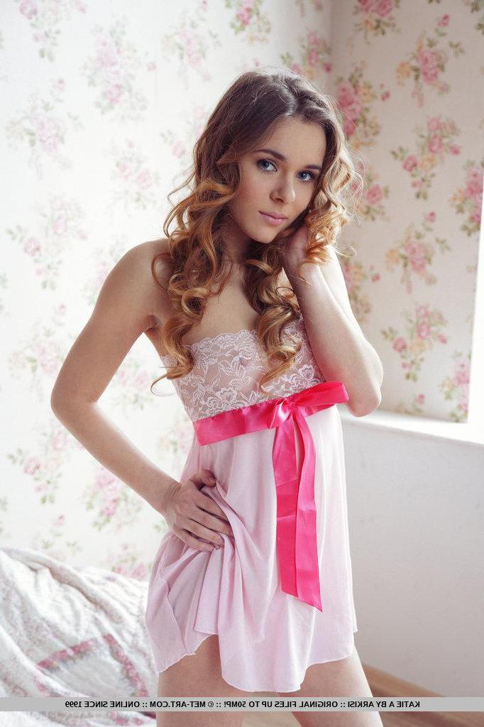 18P Her charming yet naughty looks oozing with irresistible appeal, Katie is a sure hit with her slender yet perky body with sexy butt.