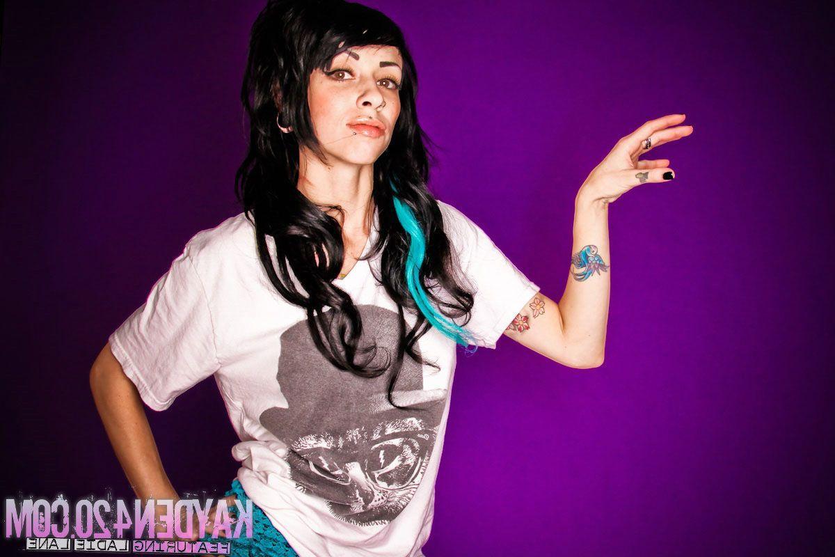 16P Pictures of teen Kayden 420 showing off her hot naked tattooed body