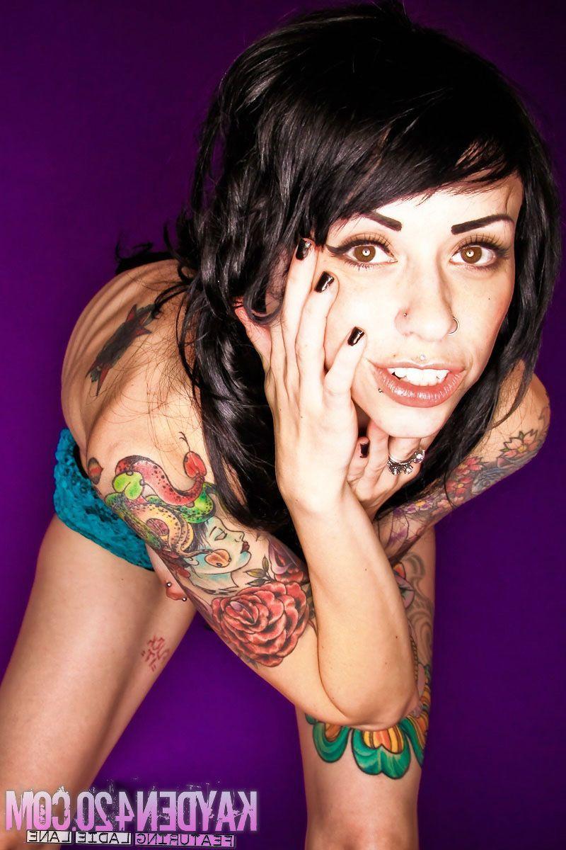 16P Pictures of teen Kayden 420 showing off her hot naked tattooed body