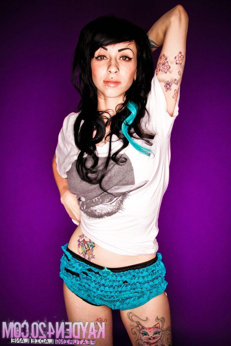 16P Pictures of Kayden 420 showing her naked tattooed body
