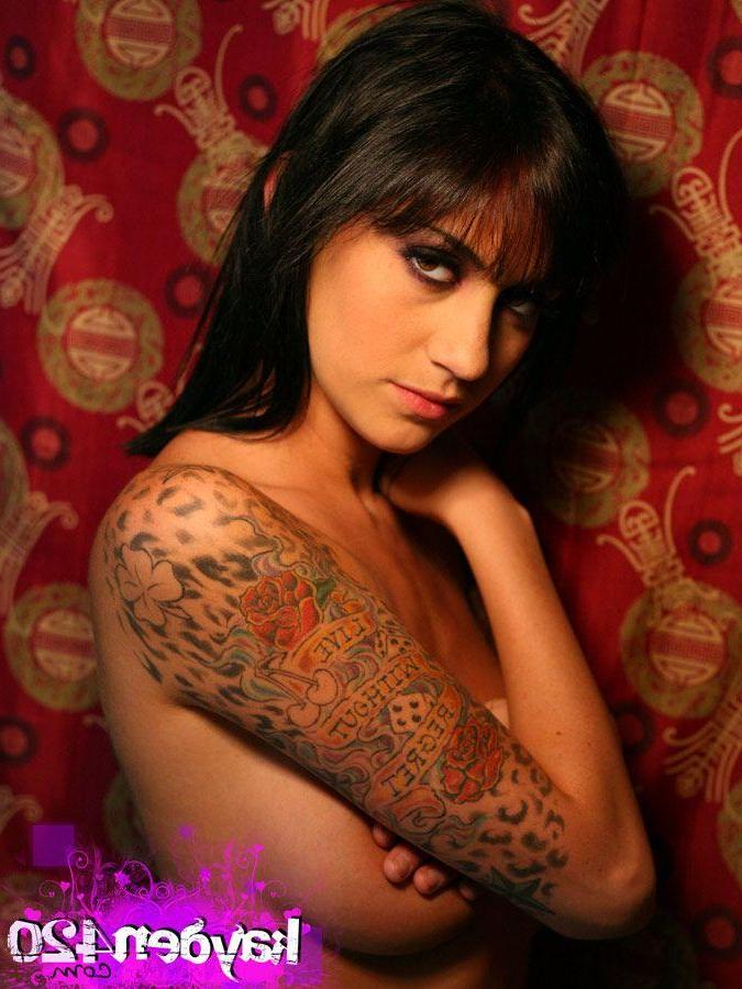 16P Pictures of Kayden 420 showing her naked body