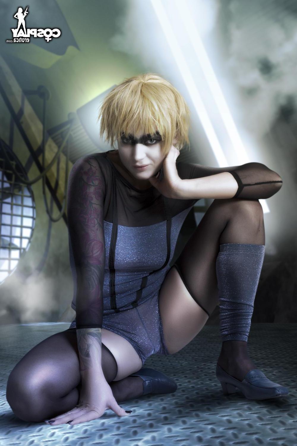 12P Cosplayer Kayla dresses up as Pris from Blade Runner