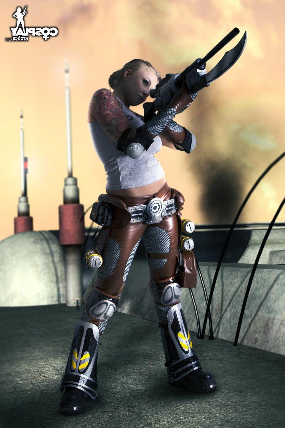 12P Busty model Kayla dresses as Anya Stroud from Gears Of War