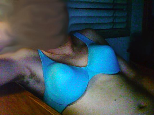 13P Masturbating in Blue Bra