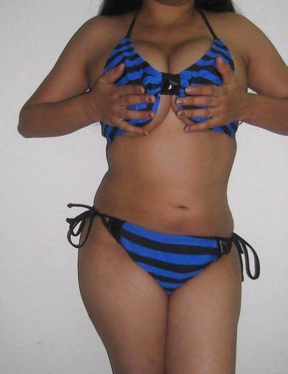 12P Pakistani girl in bikini