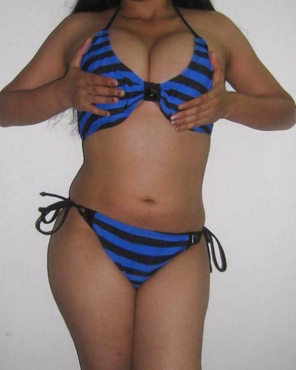 12P Pakistani girl in bikini