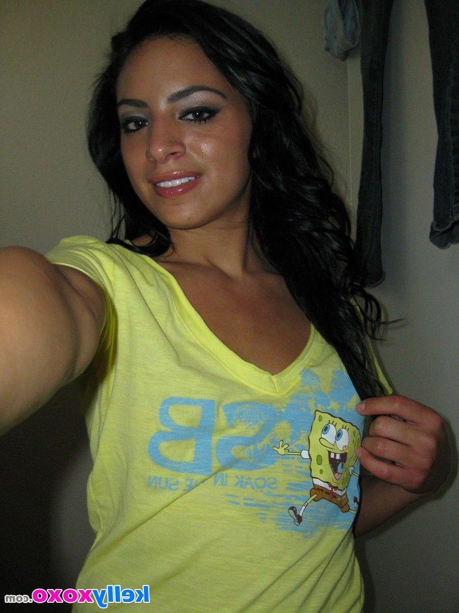 16P Pictures of teen Kelly XoXo showing her hot body