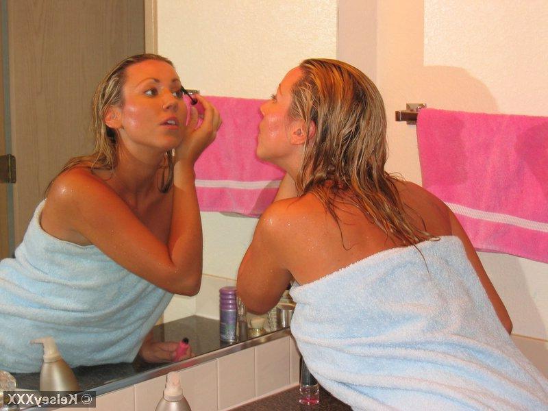 20P Pictures of Kelsey XXX having some fun after her shower