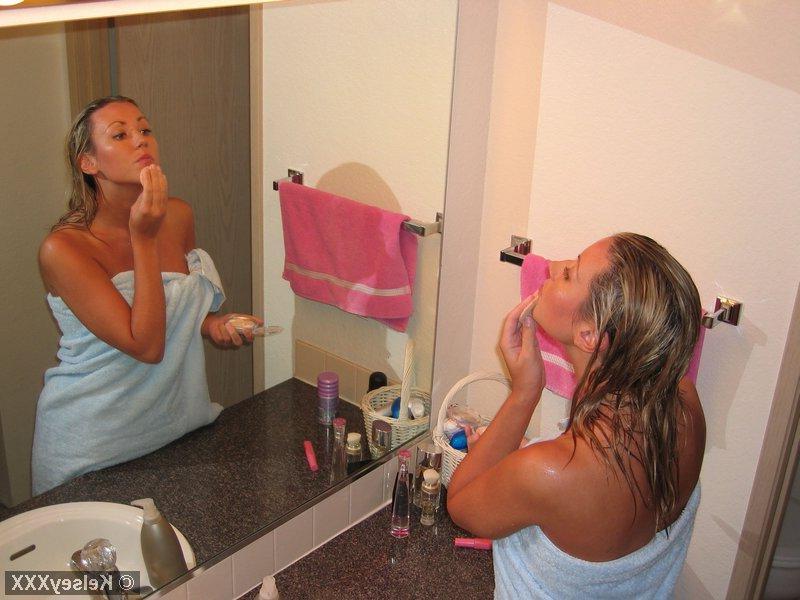 20P Pictures of Kelsey XXX having some fun after her shower