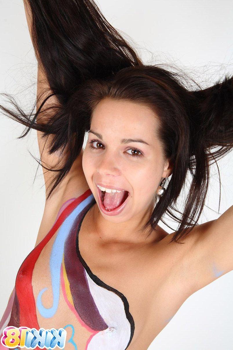 15P Pictures of teen model Kiki 18 getting kinky with body paint