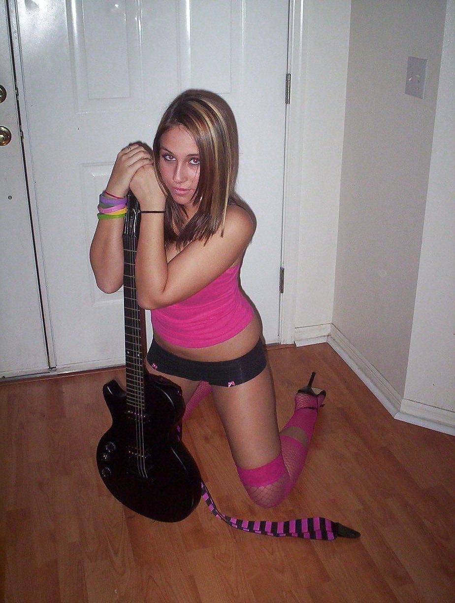25P Wives and girlfriends in stocking pantyhose