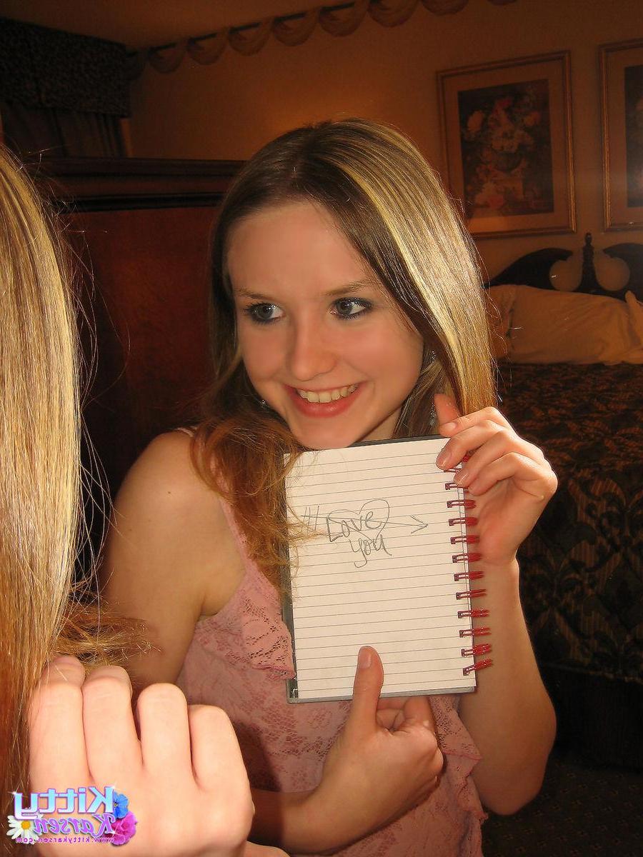16P Pictures of teen babe Kitty Karsen playing with her nude body