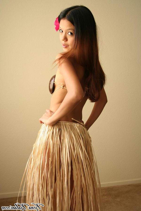 13P Pictures of teen star Kona Kalani being a sexy Hawaiian teen