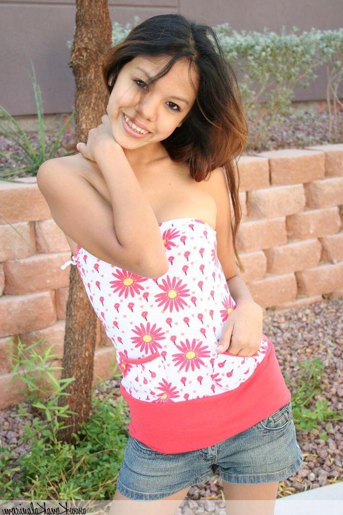 19P Pictures of Kona Kalani showing her hot teen body