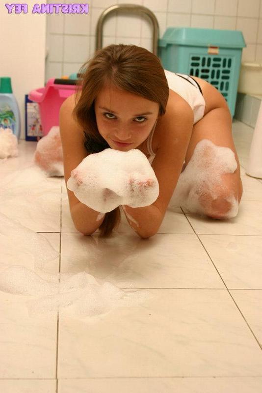15P Pics of Kristina Fey giving you her tight body