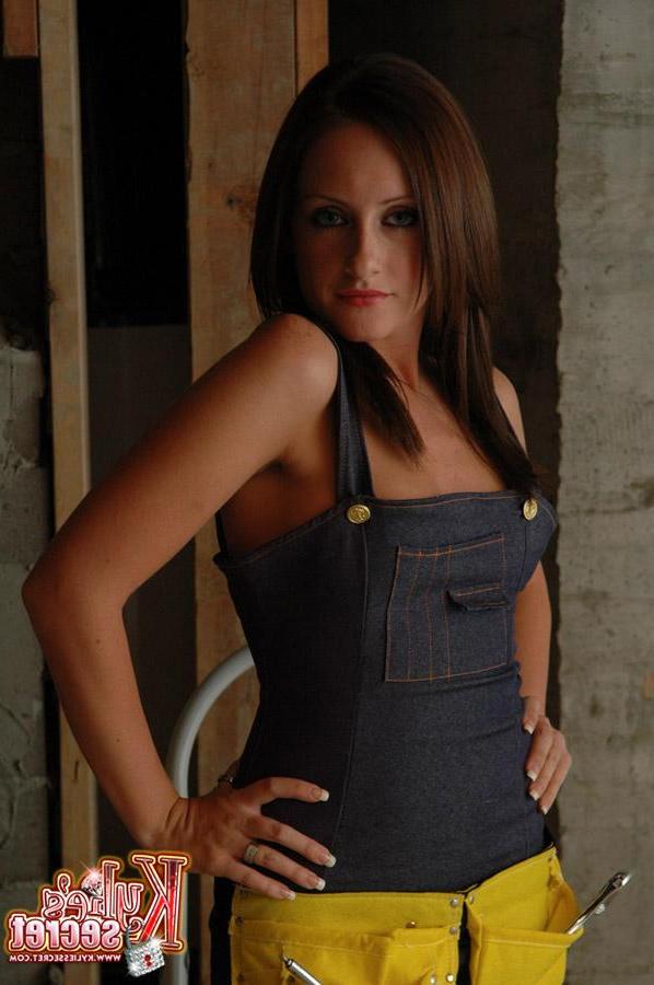12P Hot girl Kylie teases as a sexy teen construction worker